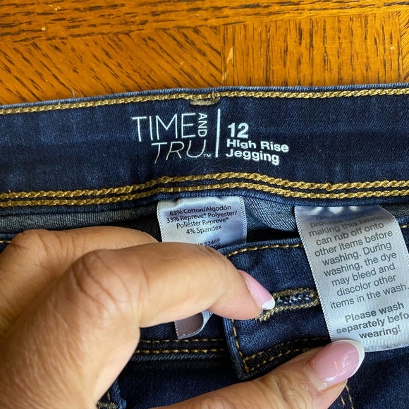 Time and Tru Women's Blue Jeggings, Size 12 - Picture 5 of 6